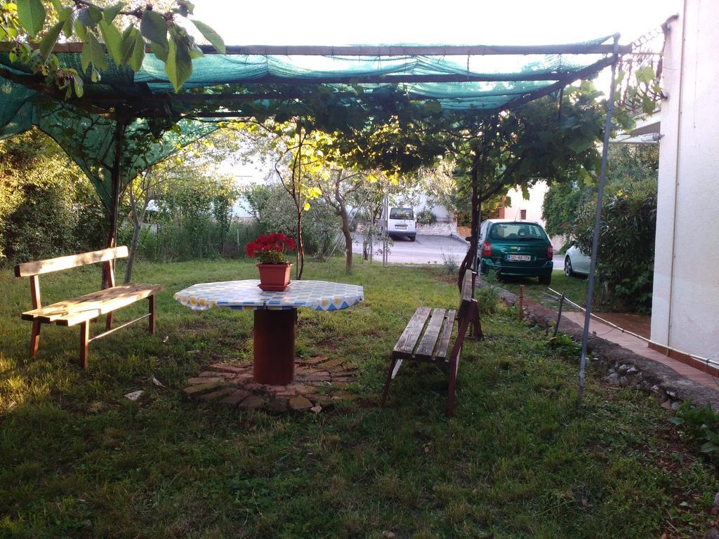 Apartment Studio Zvonka Zambratija  Luaran gambar